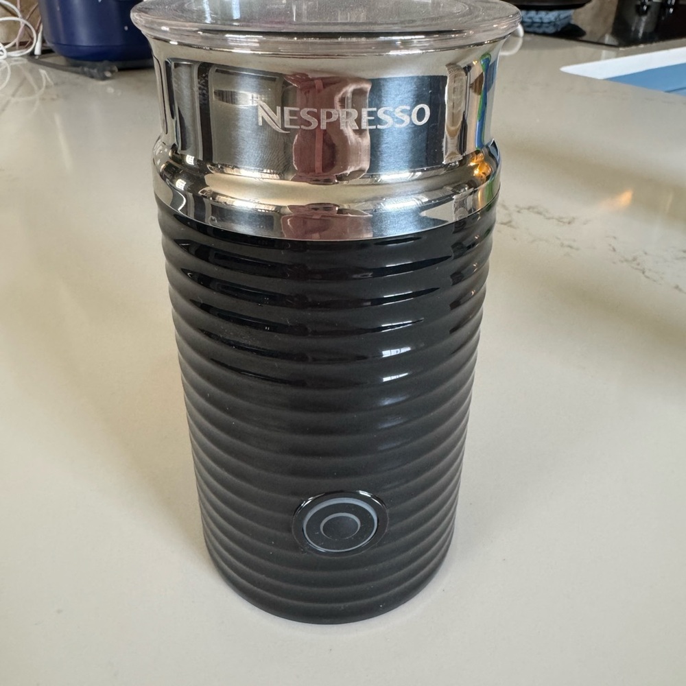 Nespresso Black and Silver Milk Frother Aeroccino 3